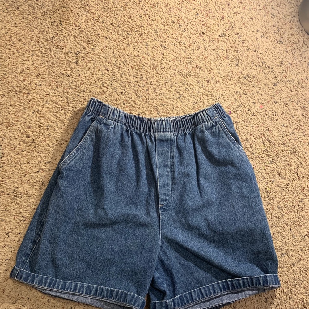 Vintage high wasted mom shorts.